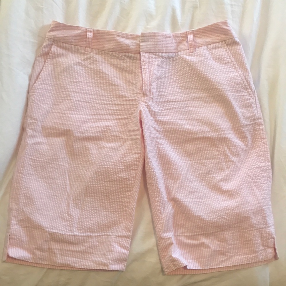 Vineyard Vines Women’s Searsucker Shorts in Pink